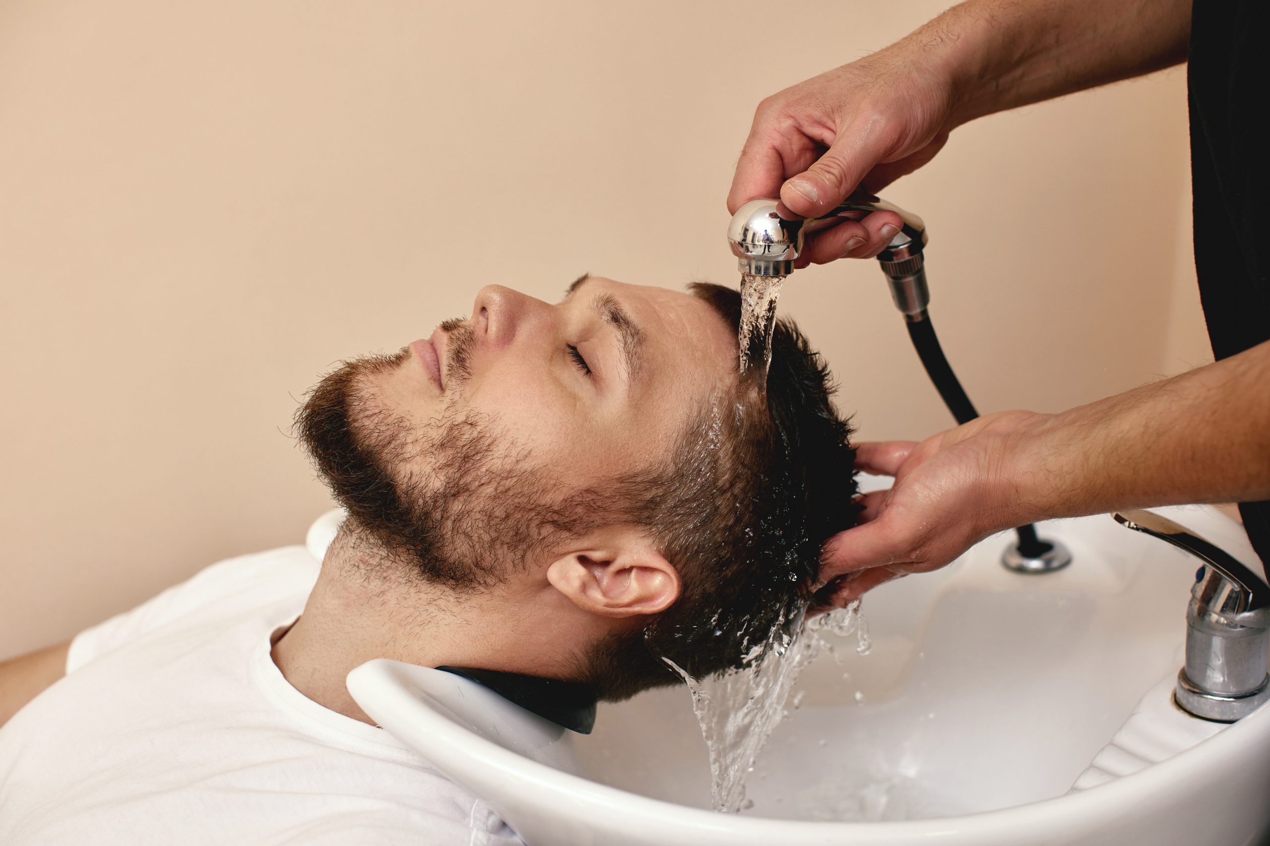 Mens Hair wash in salon - Paddie haie and more