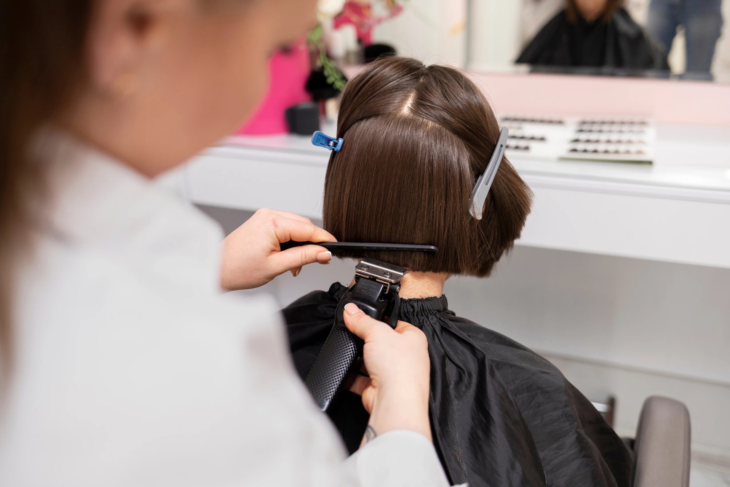 Haircut in a salon - paddie hair and more